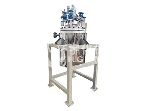 50L碳鋼噴涂四氟外循環(huán)加熱反應釜已完工發(fā)往淄博